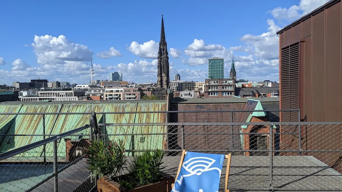 1000 Satellites Hamburg-Speicherstadt, Foto 5 von 8