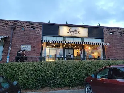 Amélie's French Bakery & Café