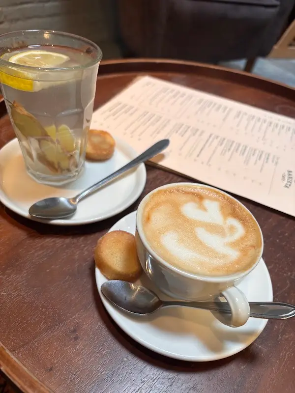Barista Café Frederikstraat, Foto 4 von 10