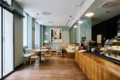 BUENO Café