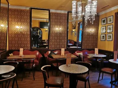 Café-Dampfnudelbäck