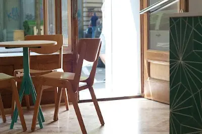 Cogito Coffee Shop / Deželićeva