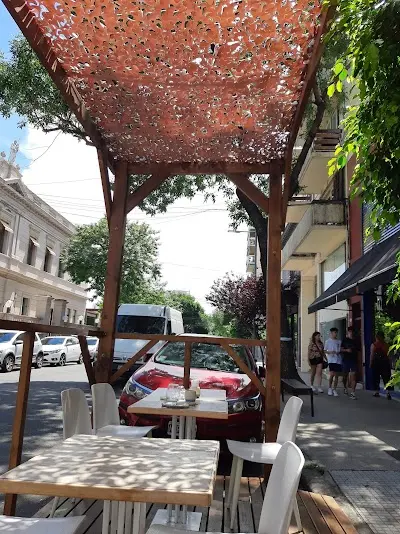 Diez Veintiuno Café