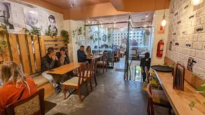 El Bigote Coffee & Waffles
