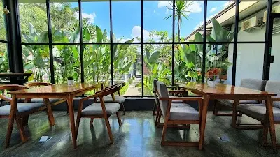 eplus co coffee & coworking