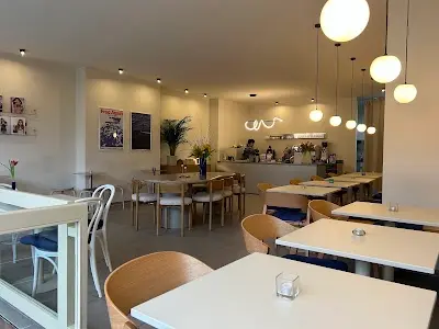 Essentials Café