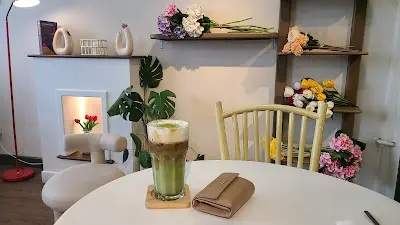 Flat White Cafe