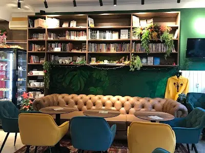Giraffe Cafe