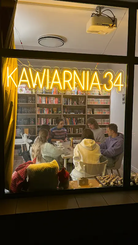 Kawiarnia - księgarnia 34 Litary, Foto 4 von 5
