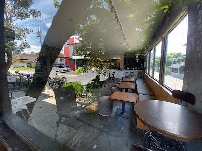 Lantai Bumi