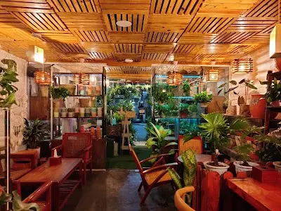LEAF Cafe & Plants