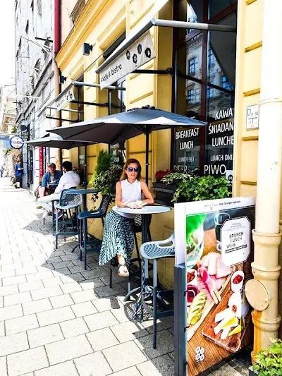 Mo-ja Café & Bistro