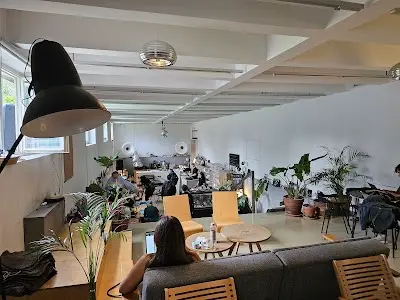 moderna. - coffee&cocktails -