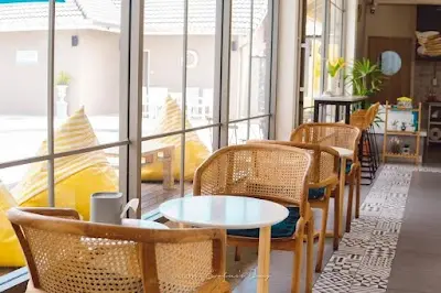 Moments Pool Cafe