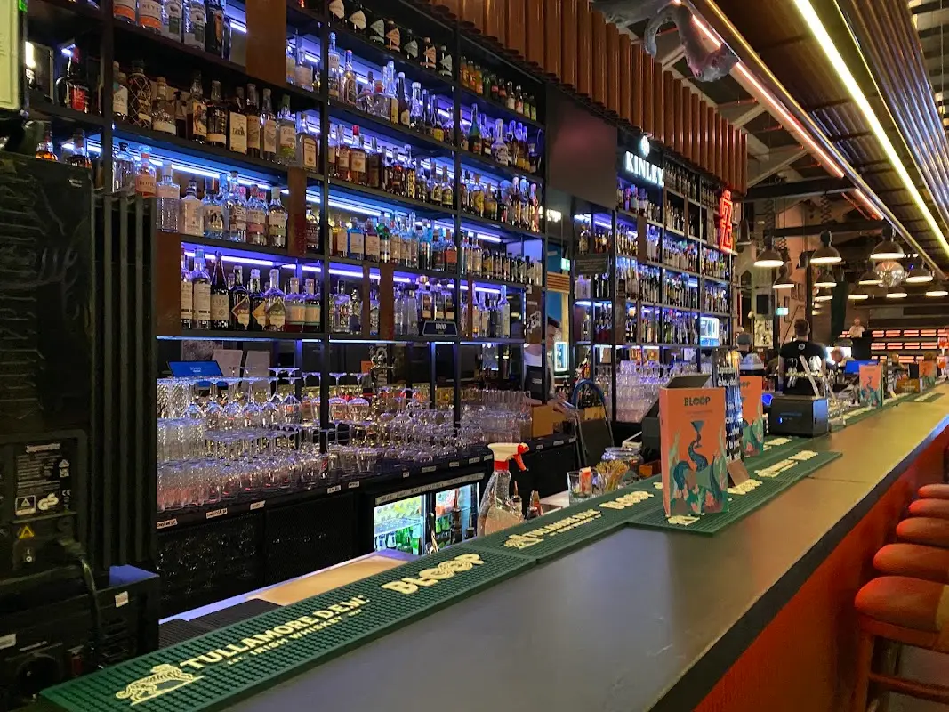 MONTOWNIA FOOD HALL, Foto 3 von 10