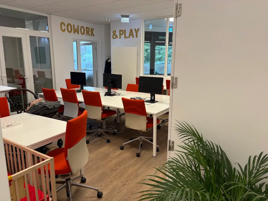 NEST CoWork & Play