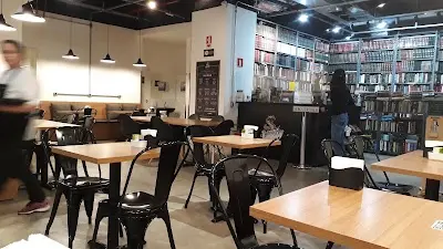 Python boo cafe