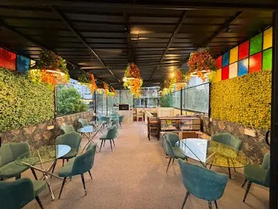 Shrinees Cafe
