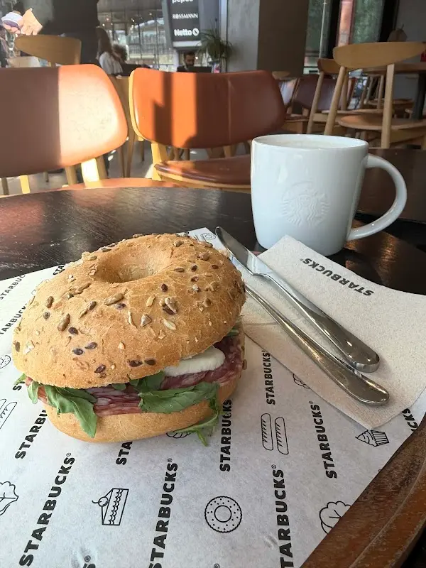 Starbucks Rajska, Foto 5 von 10
