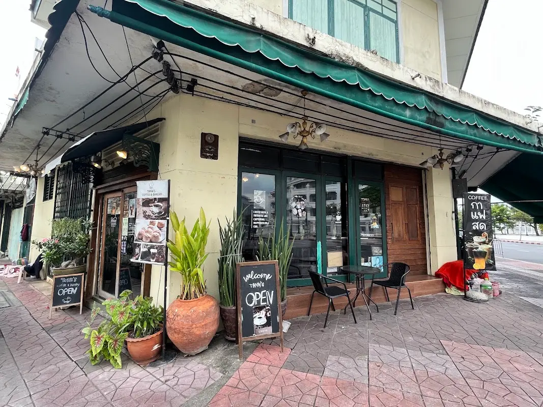 Tann's Coffee & Bakery