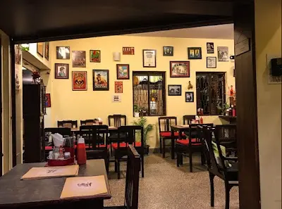 The Hole In The Wall Cafe