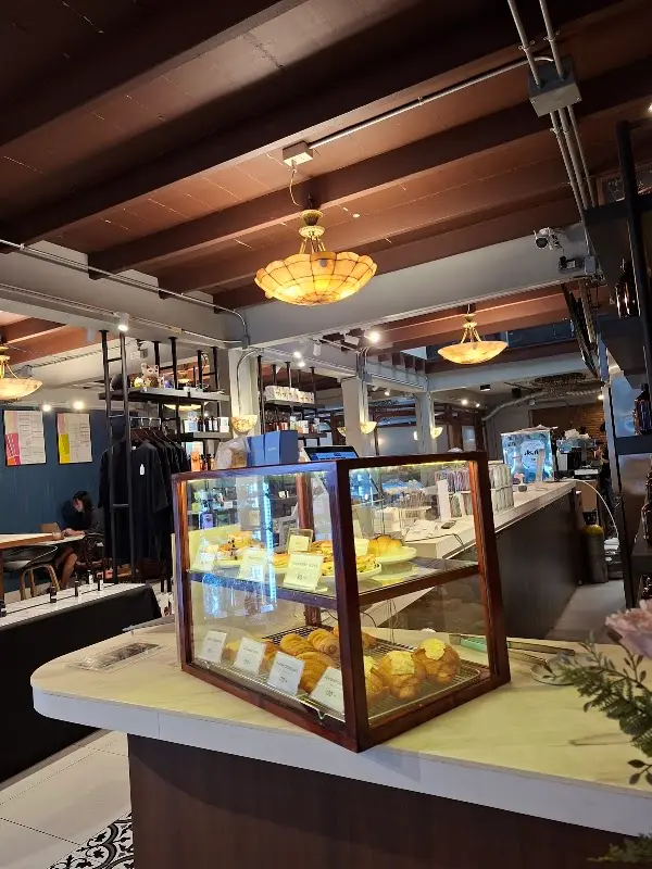 Y'EST WORKS Coffee Bar, Foto 6 von 10