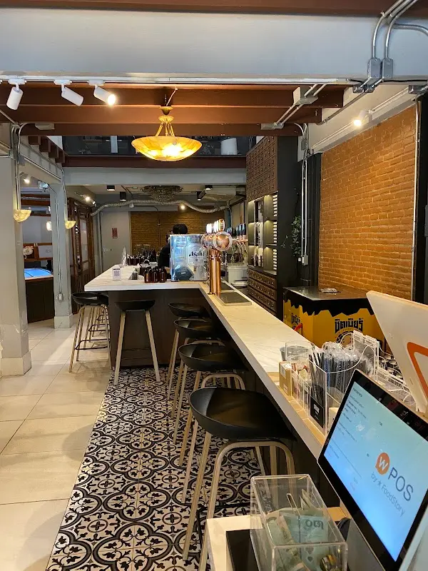 Y'EST WORKS Coffee Bar, Foto 9 von 10