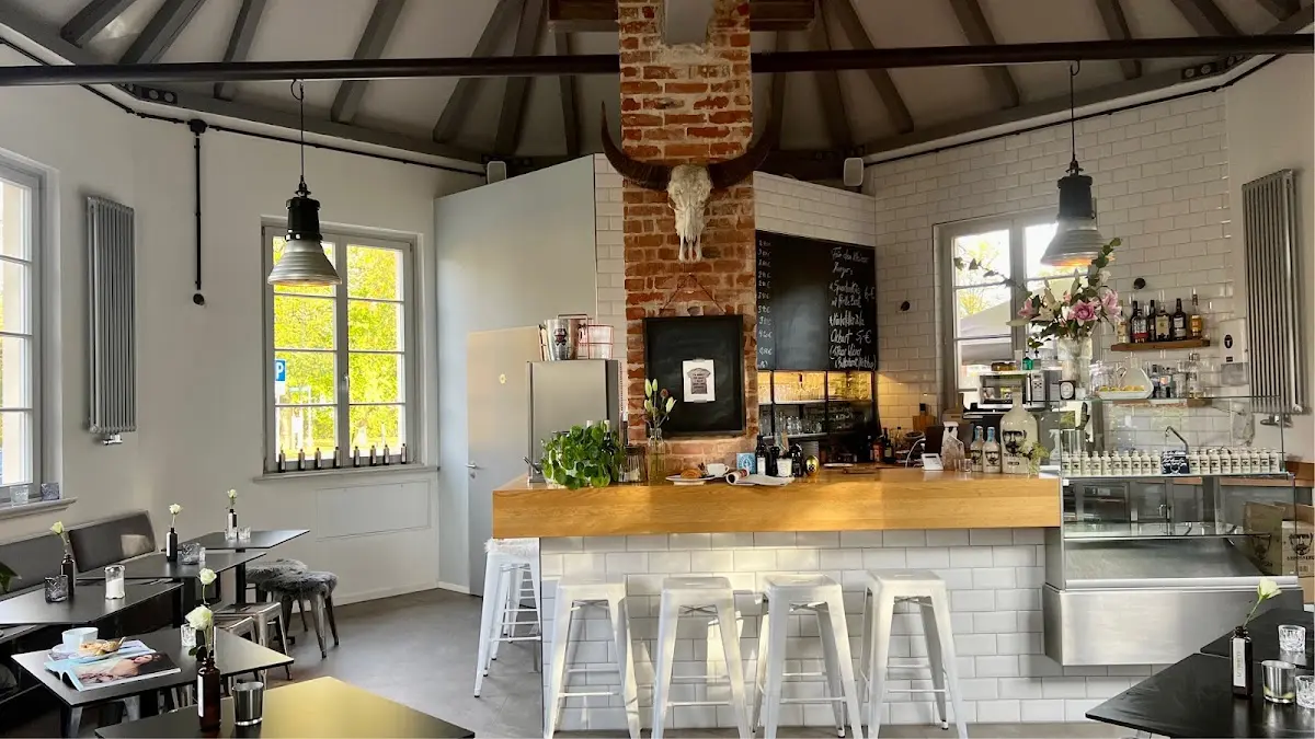 Eight Corners Kaffebar / Bistro - Claudia Schäfer