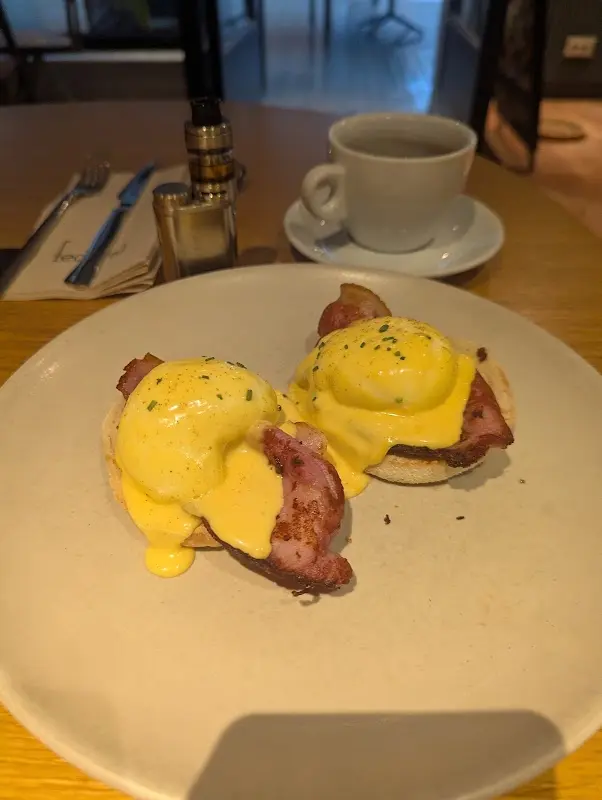 FEDERAL Esmorzars i Cafè d'Especialitat - Poblenou, Foto 4 von 10