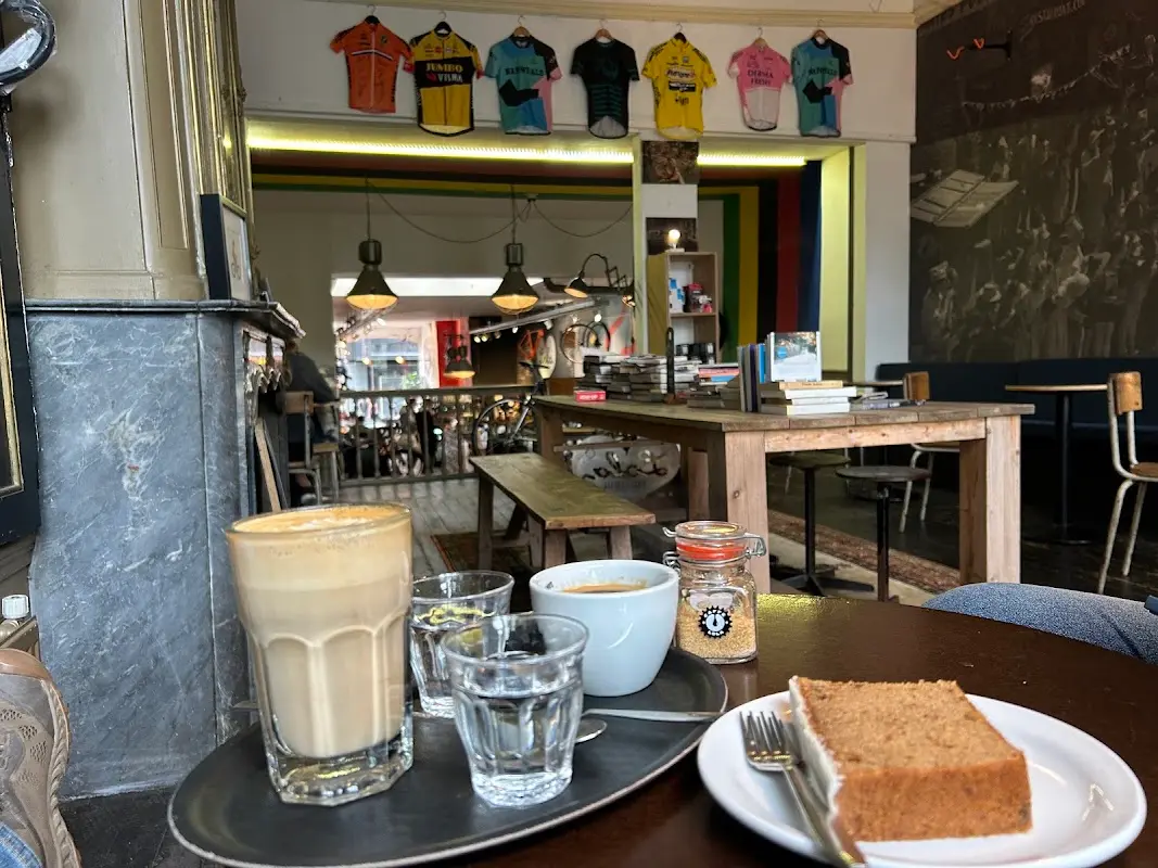 Lola Bikes & Coffee, Foto 3 von 10