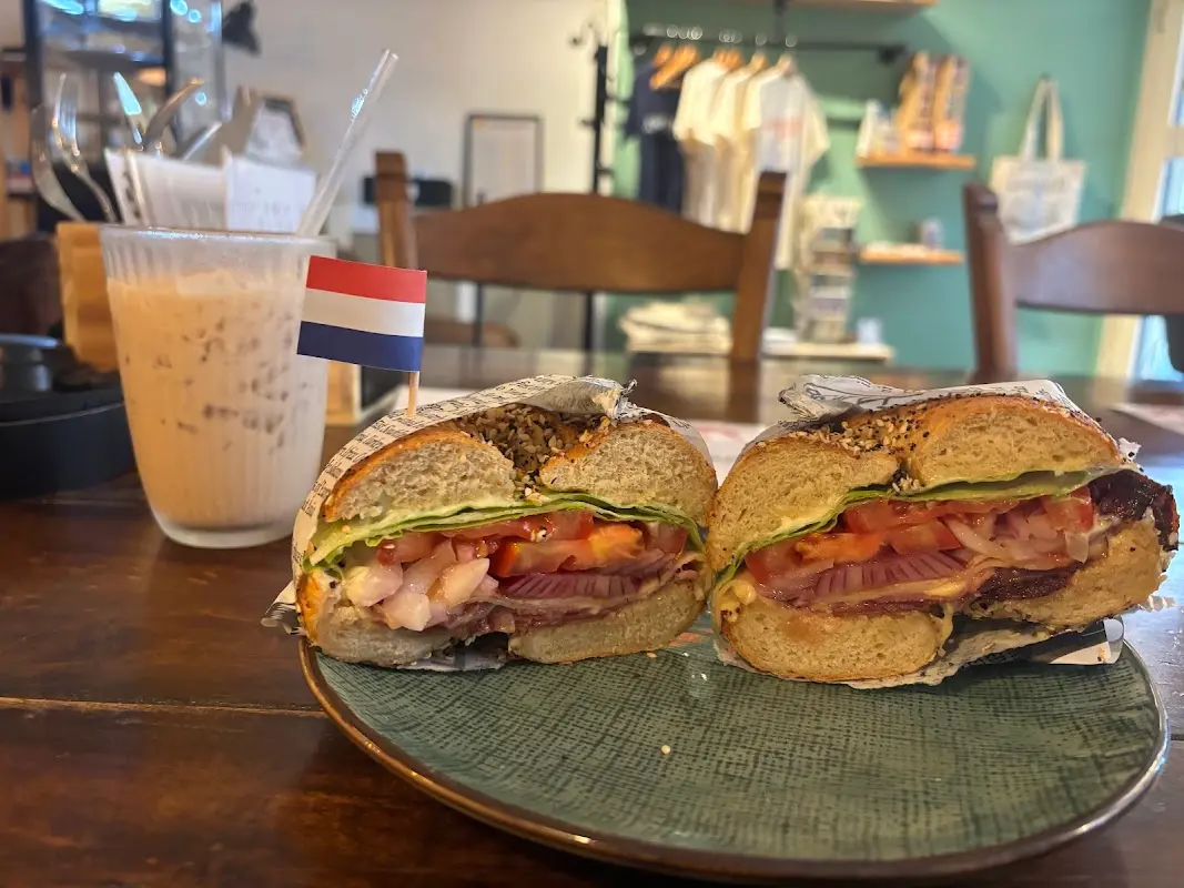 Netherlands Bagels Cafe, Foto 8 von 10