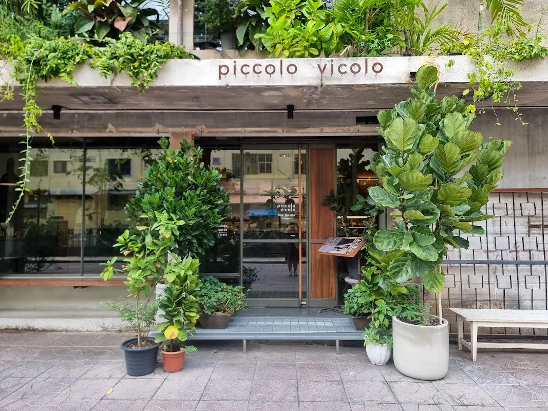 Piccolo Vicolo Café at Wang Burapha-Samyot